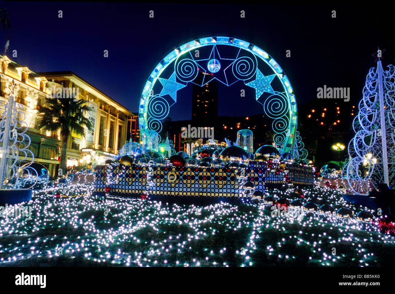 Décoration intérieure pendant la période de Noël sur la place du Casino Palace à Monaco Banque D'Images