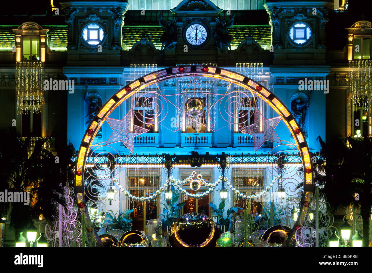 Décoration intérieure pendant la période de Noël sur la place du Casino Palace à Monaco Banque D'Images