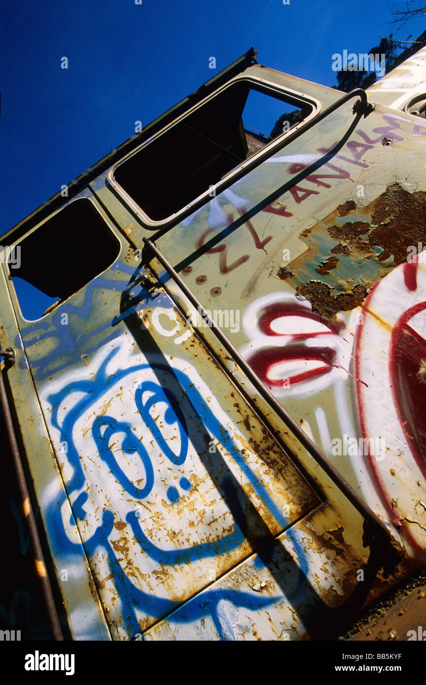 Peintures urbaines sur la gare abandonnée Banque D'Images