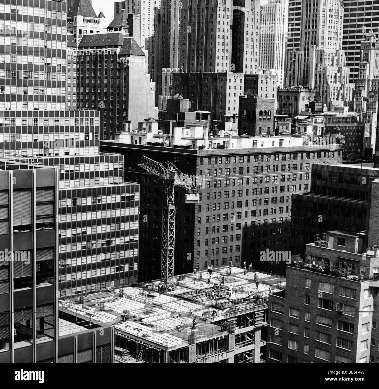Architecture, travaux de construction, chantier d'un immeuble de bureaux à Manhattan, New York, 1971, Banque D'Images