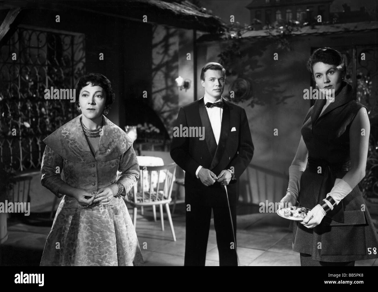 Film, 'Ich war ein Mädchen" haessliches, DEU 1955, directeur : Wolfgang Liebeneiner, scène avec : Tatjana Isc, Karlheinz Böhm, Myriam Lynn, Permissions-Neccessary-tiers Banque D'Images