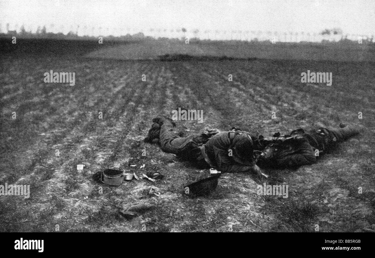 Événements, première Guerre mondiale / première Guerre mondiale, front occidental, soldats anglais tués par un incendie de mitrailleuses, vers 1917, Banque D'Images