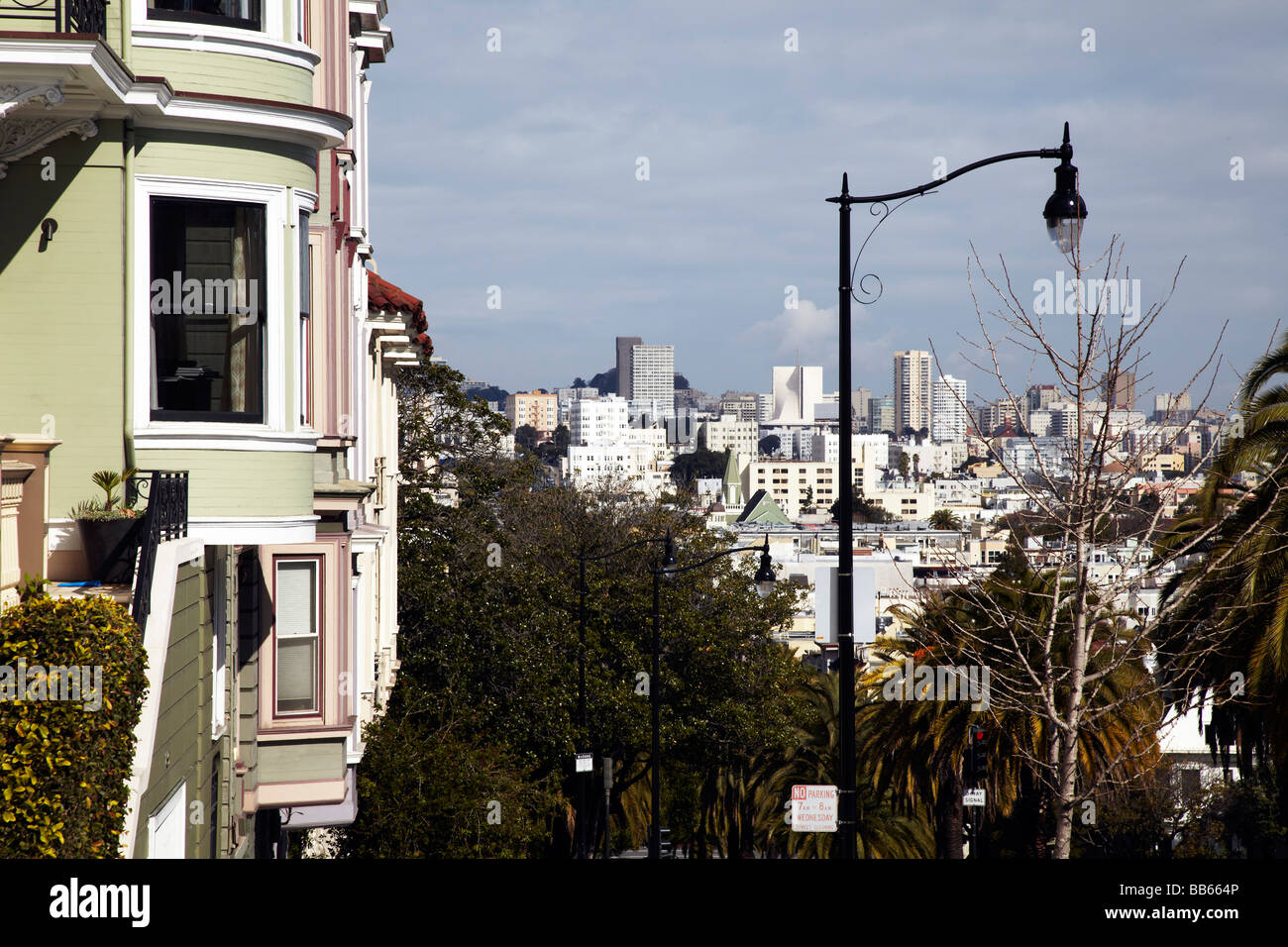 Maison mitoyenne avec horizon de San Francisco Banque D'Images