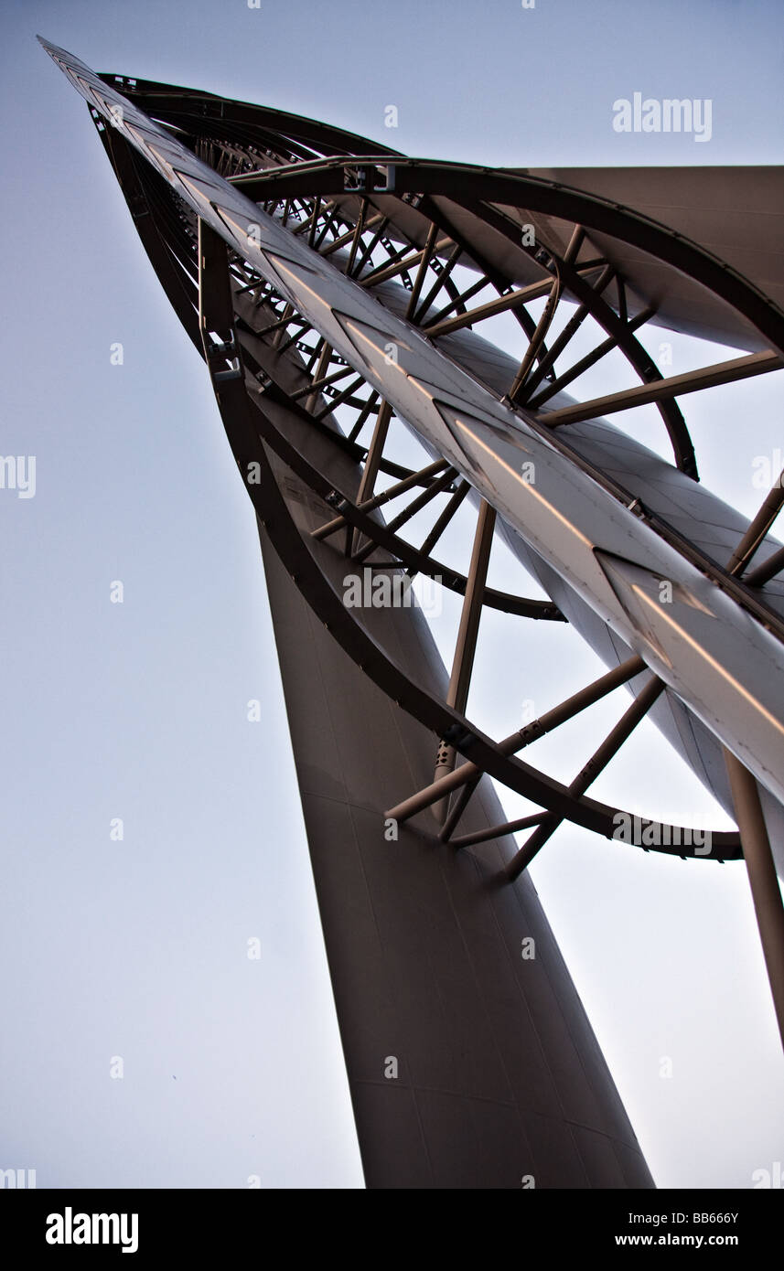 Science Centre tower sur la rive de la Clyde, Glasgow Banque D'Images