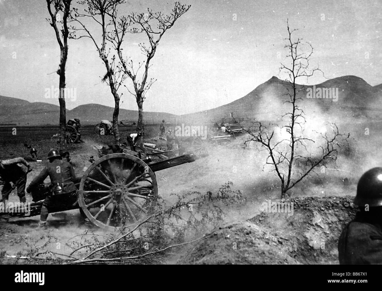 Seconde guerre sino-japonaise, 1937 - 1945, artillerie japonaise, près de Yi-hsien, 25.4.1938, Japon, Asie, historique, XXe siècle, 1930, militaire, canons, canon, soldats, attaque, peuple, Banque D'Images