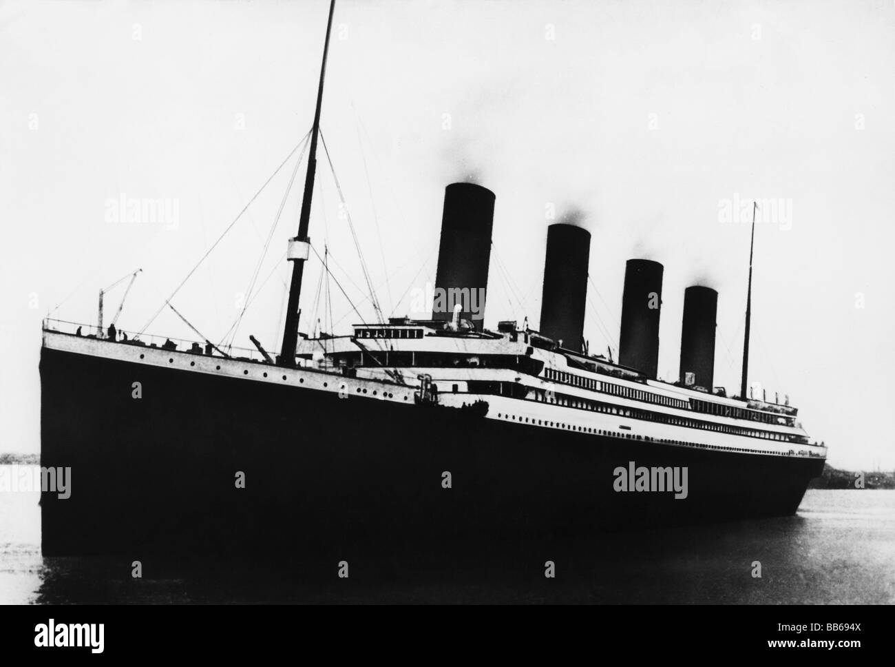 Paquebot Olympique Rms Titanic Rms Banque D'images Noir Et Blanc - Alamy