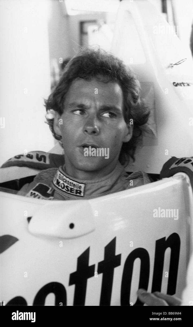 Berger, Gerhard * 27.8.1959, athlète autrichien, coureur automobile, portrait, assis dans une voiture de Formule 1, 1986, Banque D'Images