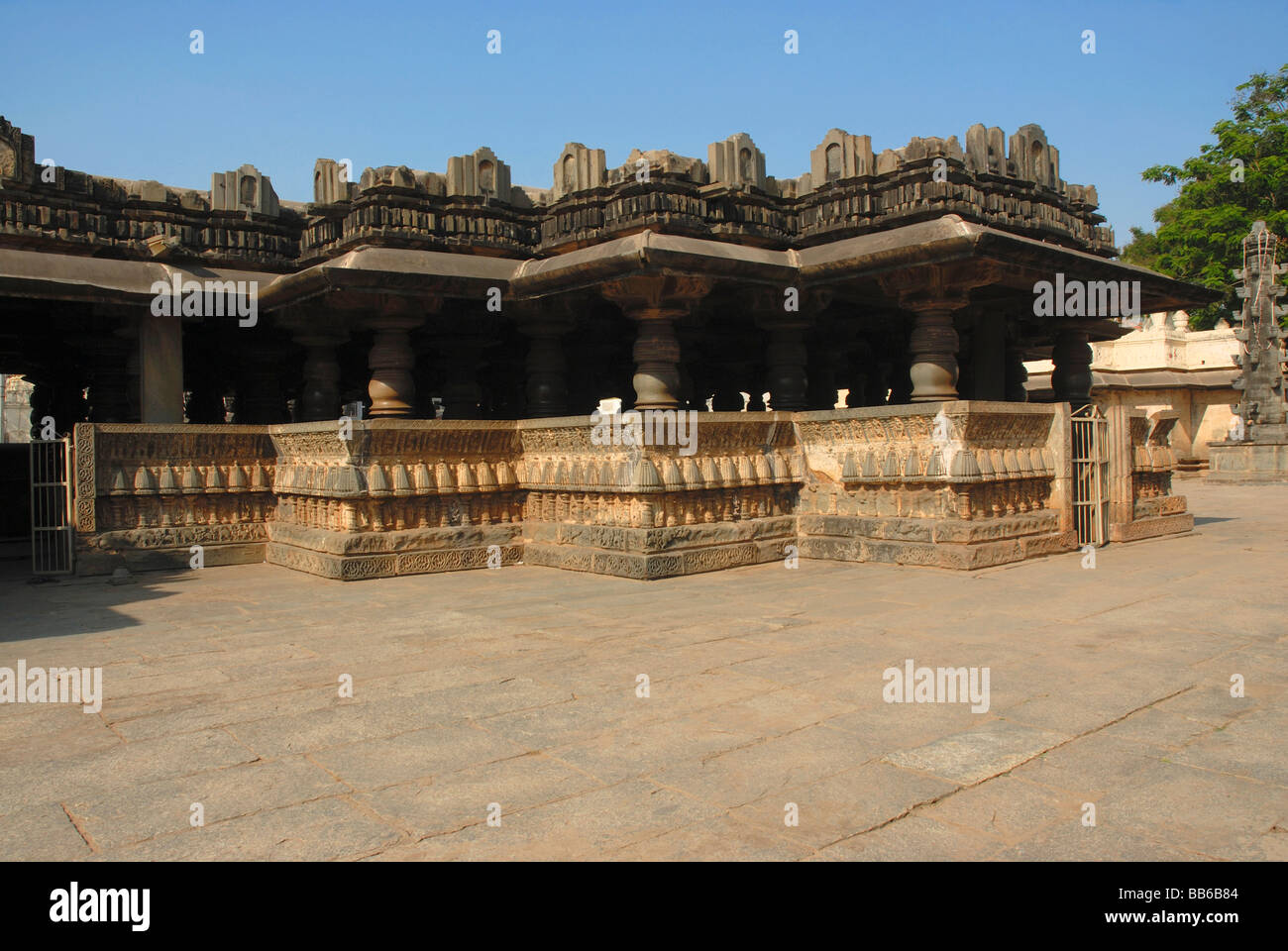 Somnathpur - Karnataka, General-View de Sud, montrant à piliers mandapa. Banque D'Images