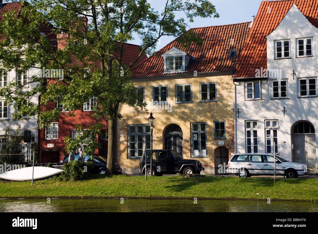 Maisons élégantes Luebeck waterfront. Schleswig-Holstein Allemagne Banque D'Images