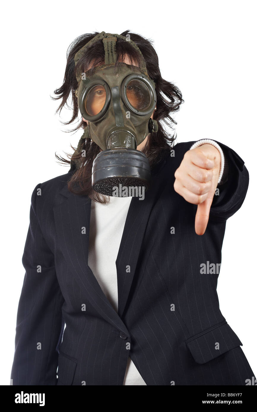 Femme d'affaires en masque à gaz isolé sur fond blanc yeux sur les entrevues de faible profondeur de champ Banque D'Images