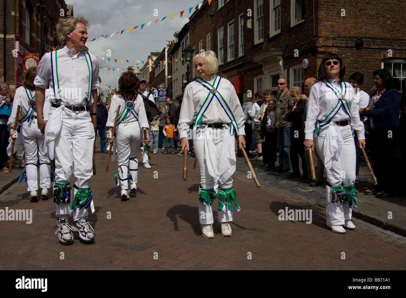 Morris artiste de rue, artiste danseuse costume rochester sweeps festival angleterre kent Banque D'Images