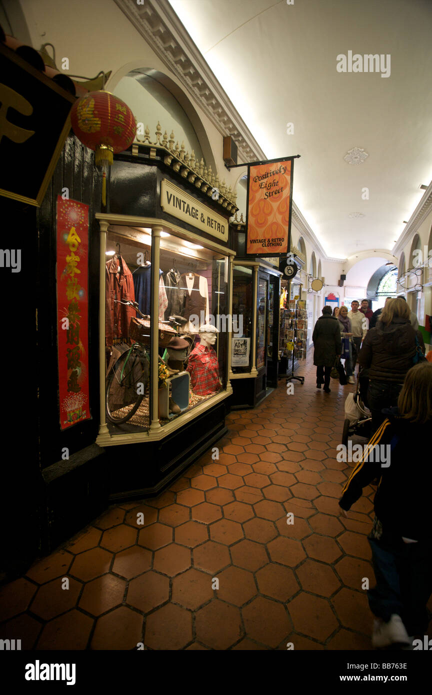 Le marché anglais dans la ville de Cork. Un marché d'alimentation dans le centre de Cork Banque D'Images
