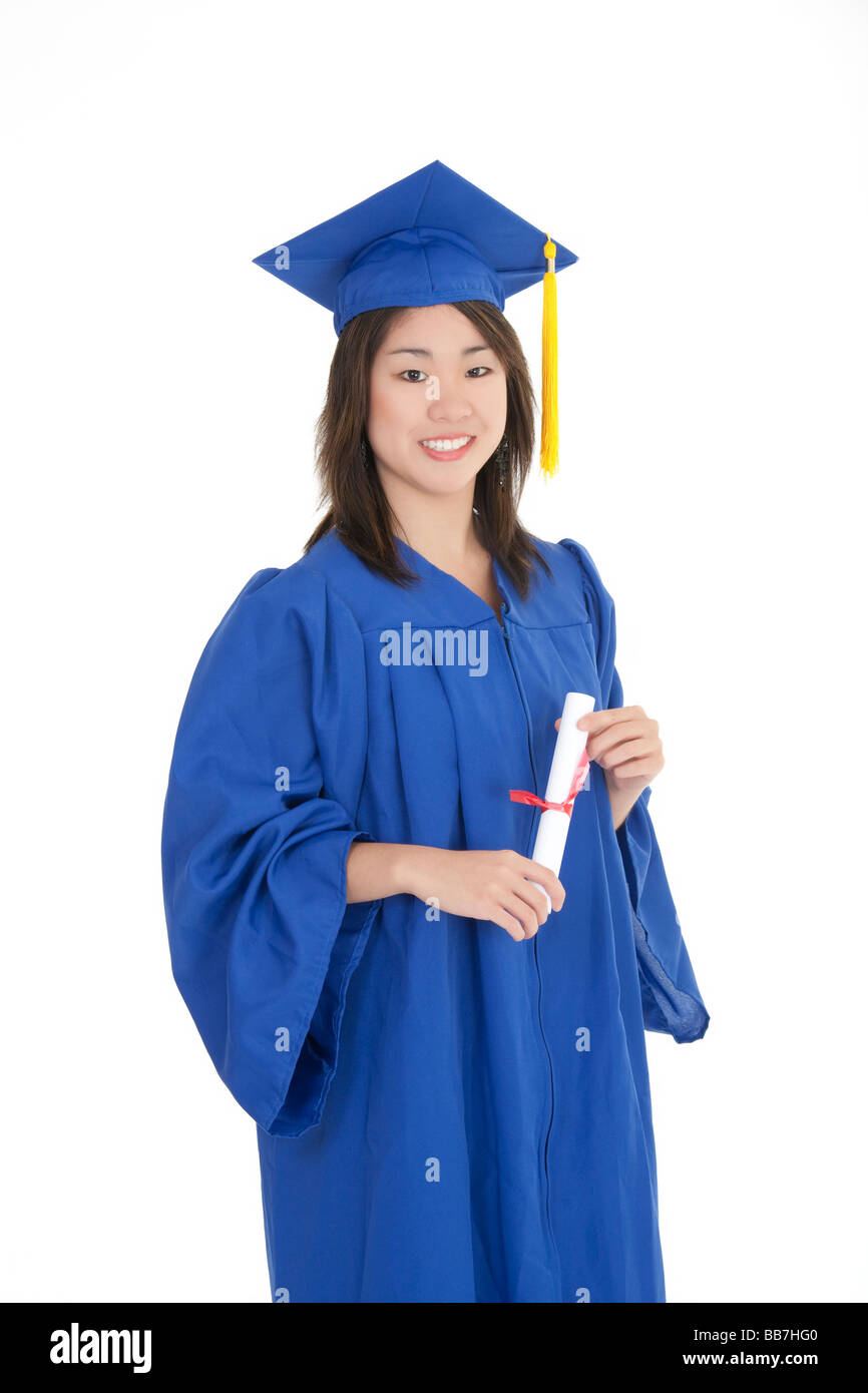 Adolescent asiatique très enthousiaste au sujet de l'obtention du diplôme sur fond blanc Banque D'Images