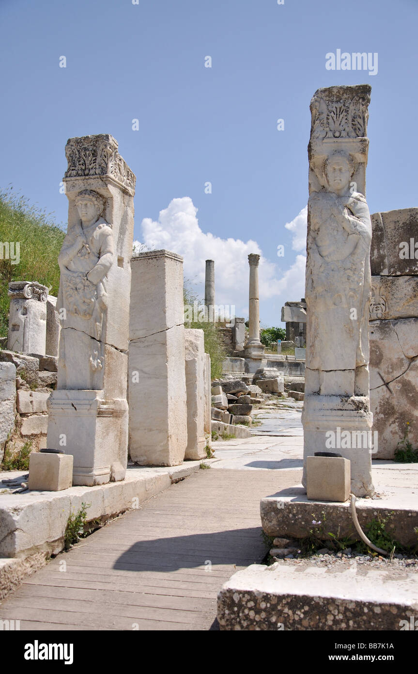 Porte d'Hercule, ancienne ville d'Éphèse, Selcuk, province d'Izmir, République de Türkiye Banque D'Images