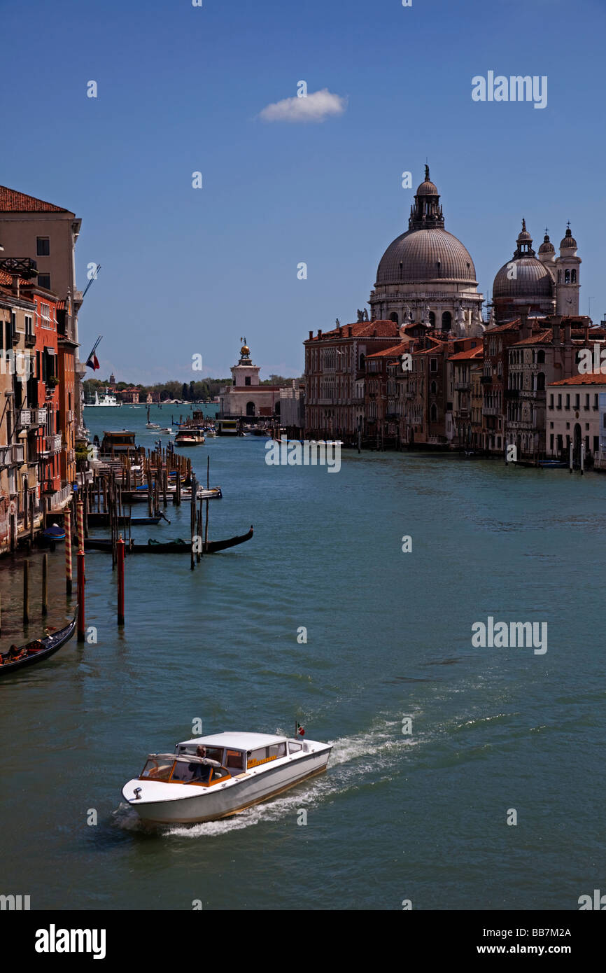 Taxi Grand Canal Venise, Italie Banque D'Images