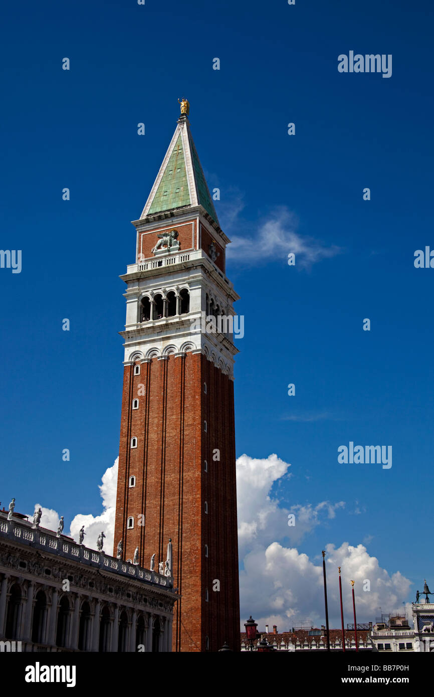 Le Campanile, Piazza San Marco, Venise, Italie, Europe Banque D'Images