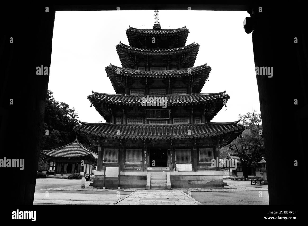 Le Palsangjeong Beopju de Temple est le dernier multi-niveaux en bois pagoda en Corée. Banque D'Images