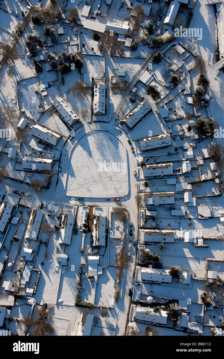 Photo aérienne, Eigen Sydowstrasse, rue sans issue avec des bâtiments résidentiels, neige, Bottrop, Ruhr, l'Rhine-Westphal Banque D'Images