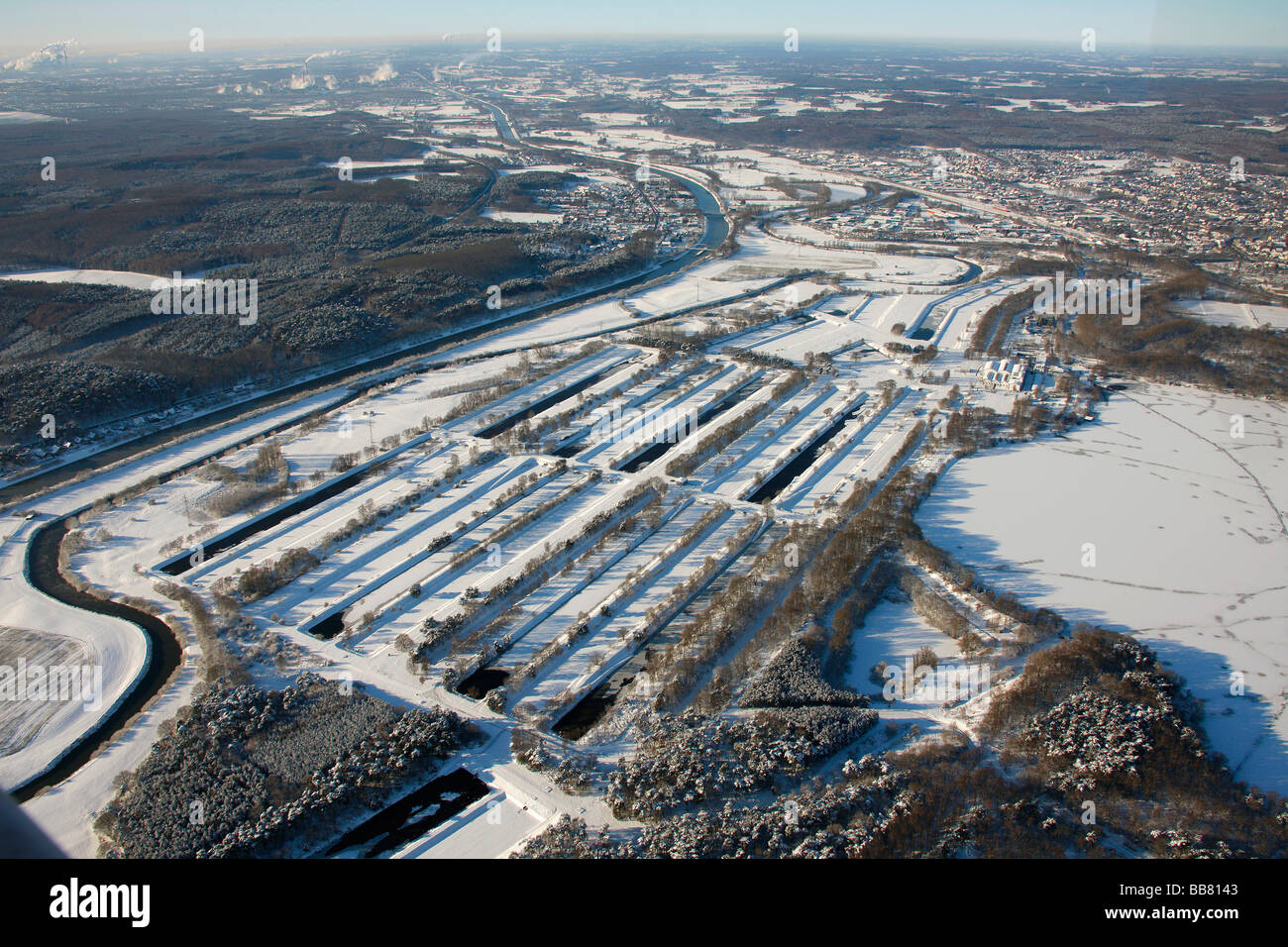 Photo aérienne, Gelsenwerk d'épuration, Haltern storage lake, snow, Haltern, Ruhr, Rhénanie du Nord-Westphalie, Allemand Banque D'Images