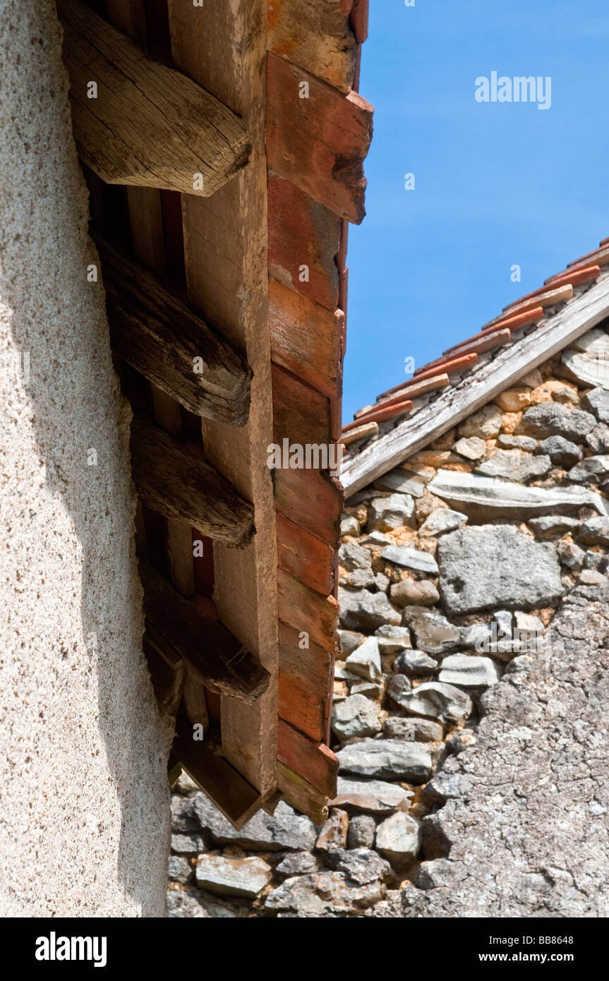 Dessous détail de toiture sur les bâtiments ruraux - France. Banque D'Images