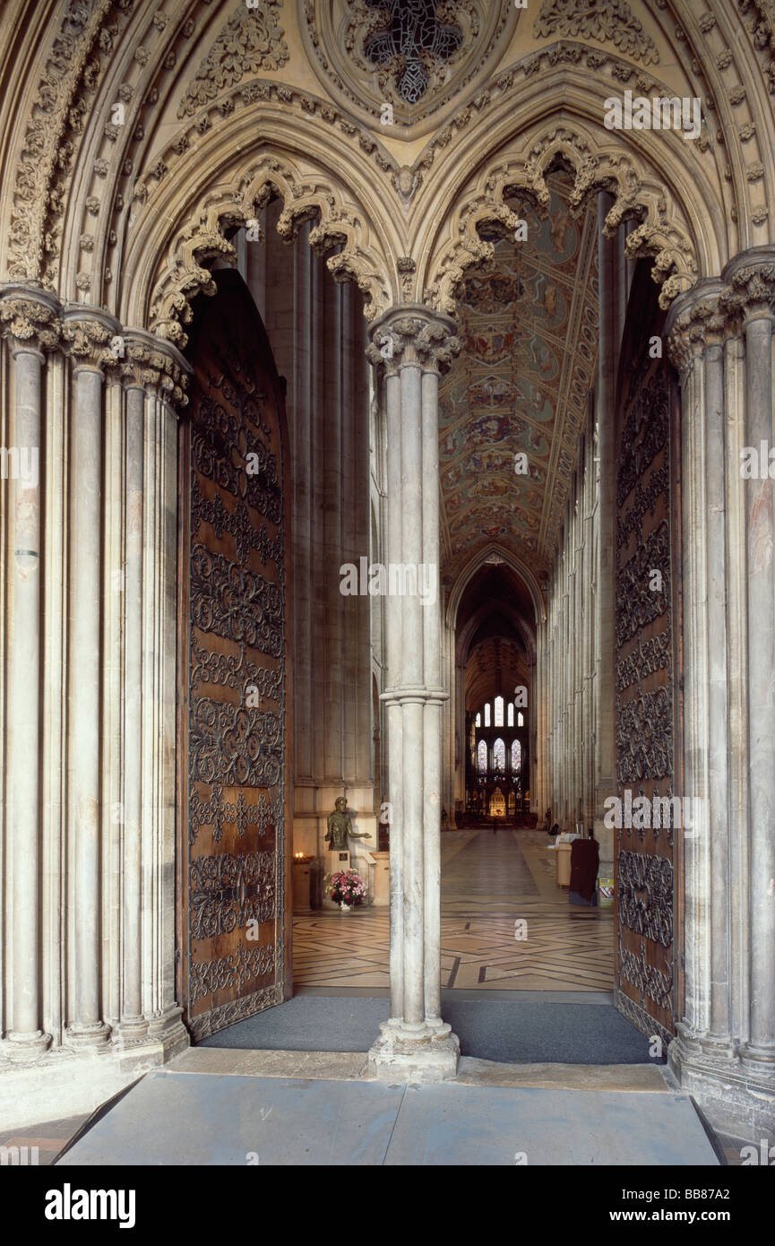 Cathédrale d'Ely West Portes & NEF Banque D'Images