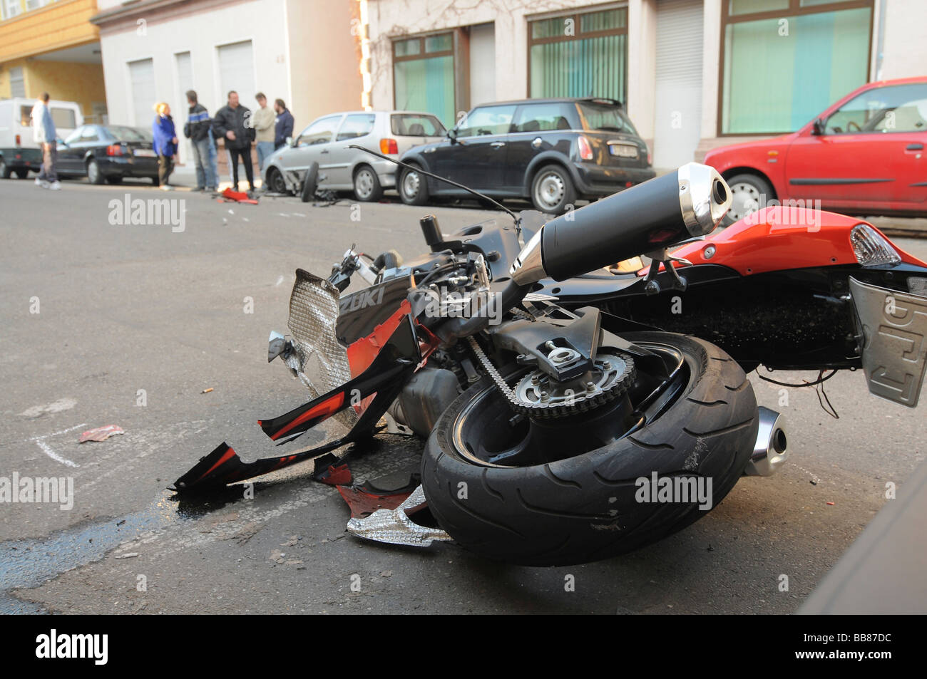 Accident de moto avec un conducteur grièvement blessé, Silberburg/Lerchenstrasse, Stuttgart, Bade-Wurtemberg, Allemagne, Europe Banque D'Images