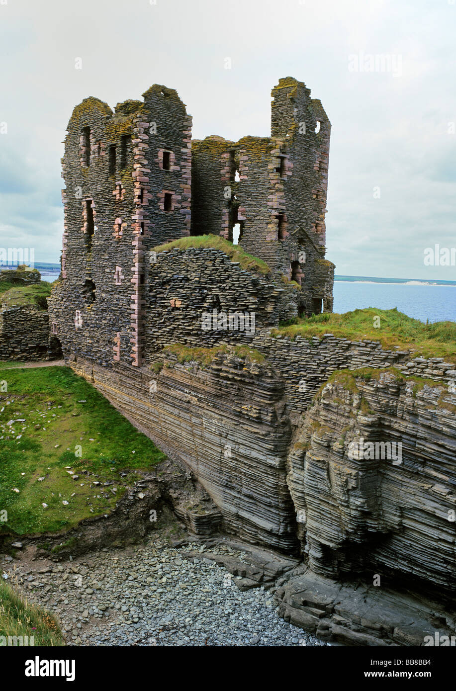 Ruines du château Sinclair et Girnigoe sur les falaises, Noss Head, Écosse, Royaume-Uni, Europe Banque D'Images