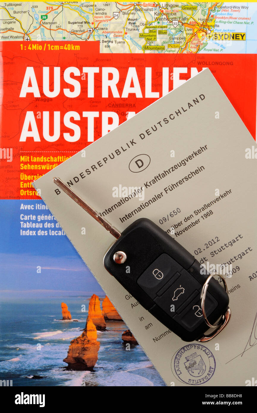 Feuille de route de l'Australie, clé de voiture, permis de conduire international République fédérale d'Allemagne Banque D'Images