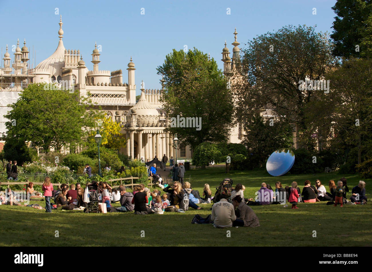 Anish Kapoor Sky Mirror Brighton Pavilion Gardens Banque D'Images