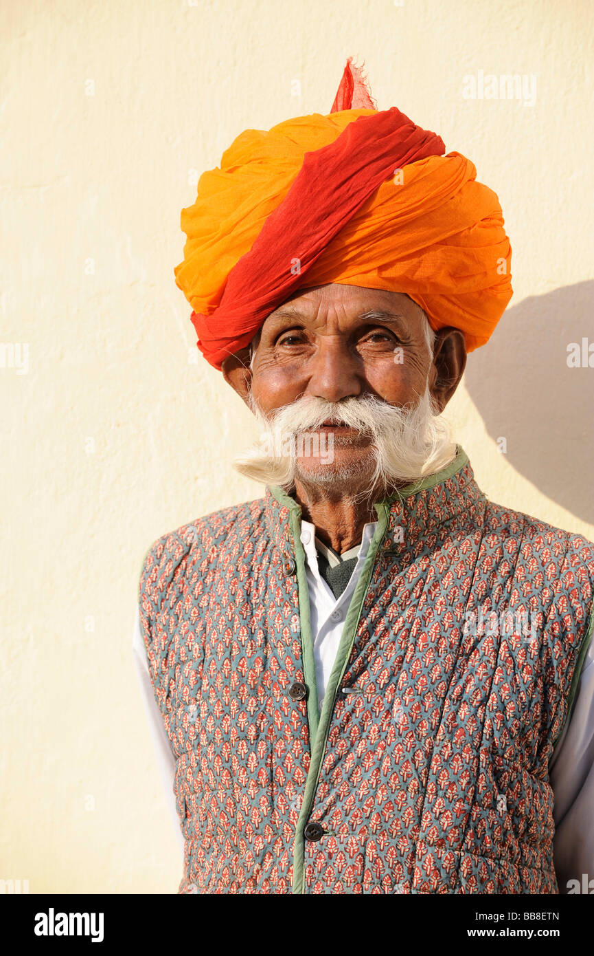 L'homme Indien, homme Rajput avec turban, Rajasthan, Inde du Nord, en Asie du Sud Banque D'Images