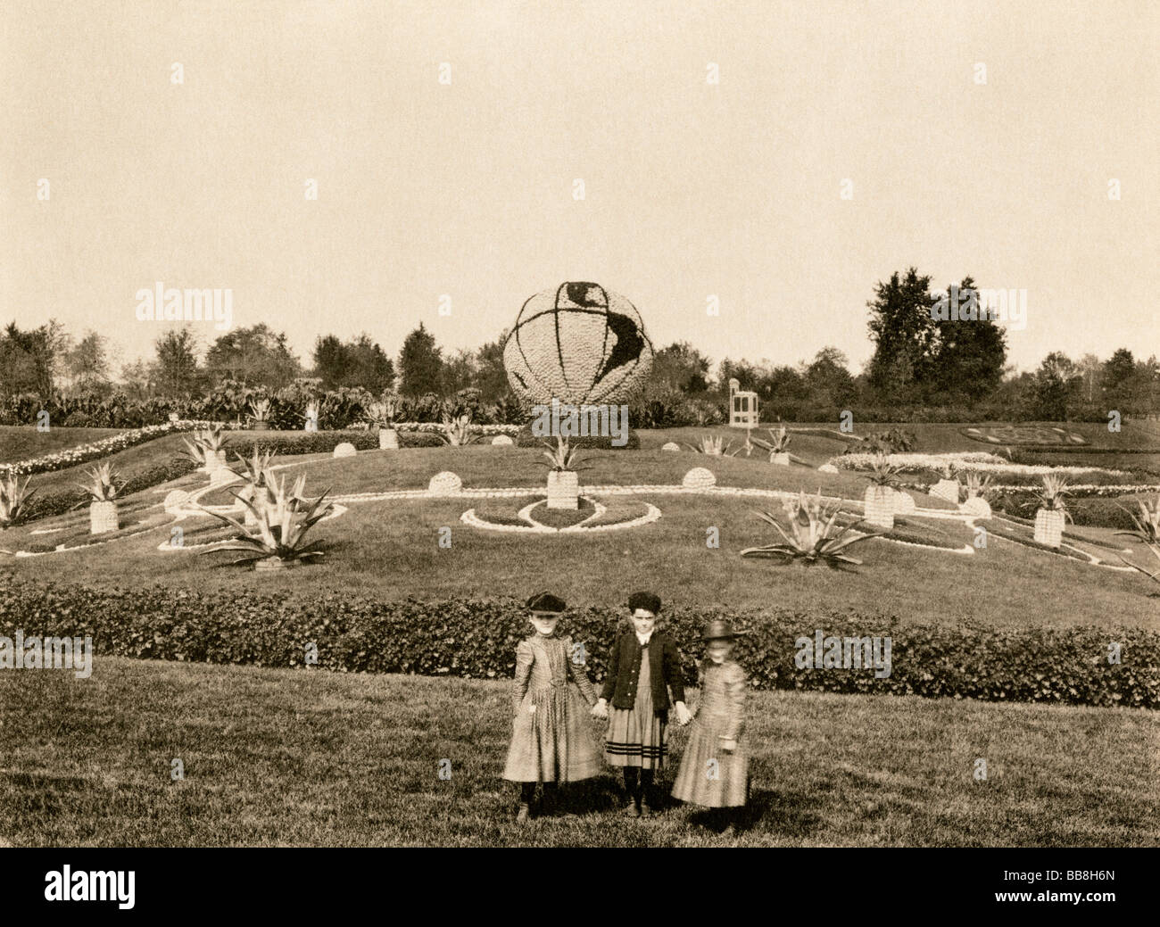 Globe fleuri à Washington Park pour la Columbian Exposition Chicago 1893. Albertype (photographie) Banque D'Images