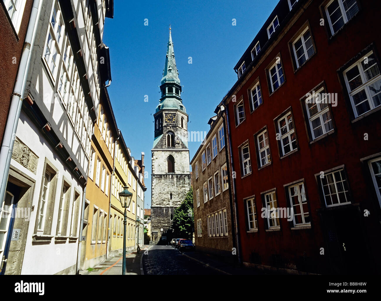 L'église Saint Croix, vue depuis la rue Kreuz, Hanovre, Basse-Saxe, Allemagne, Europe Banque D'Images