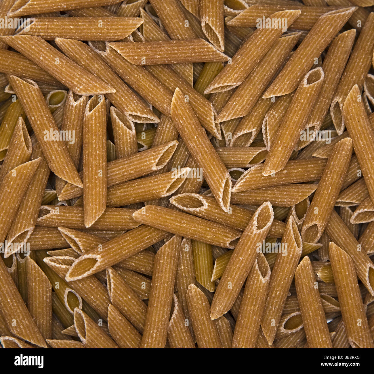 Pâtes penne au blé entier '' brown Banque D'Images
