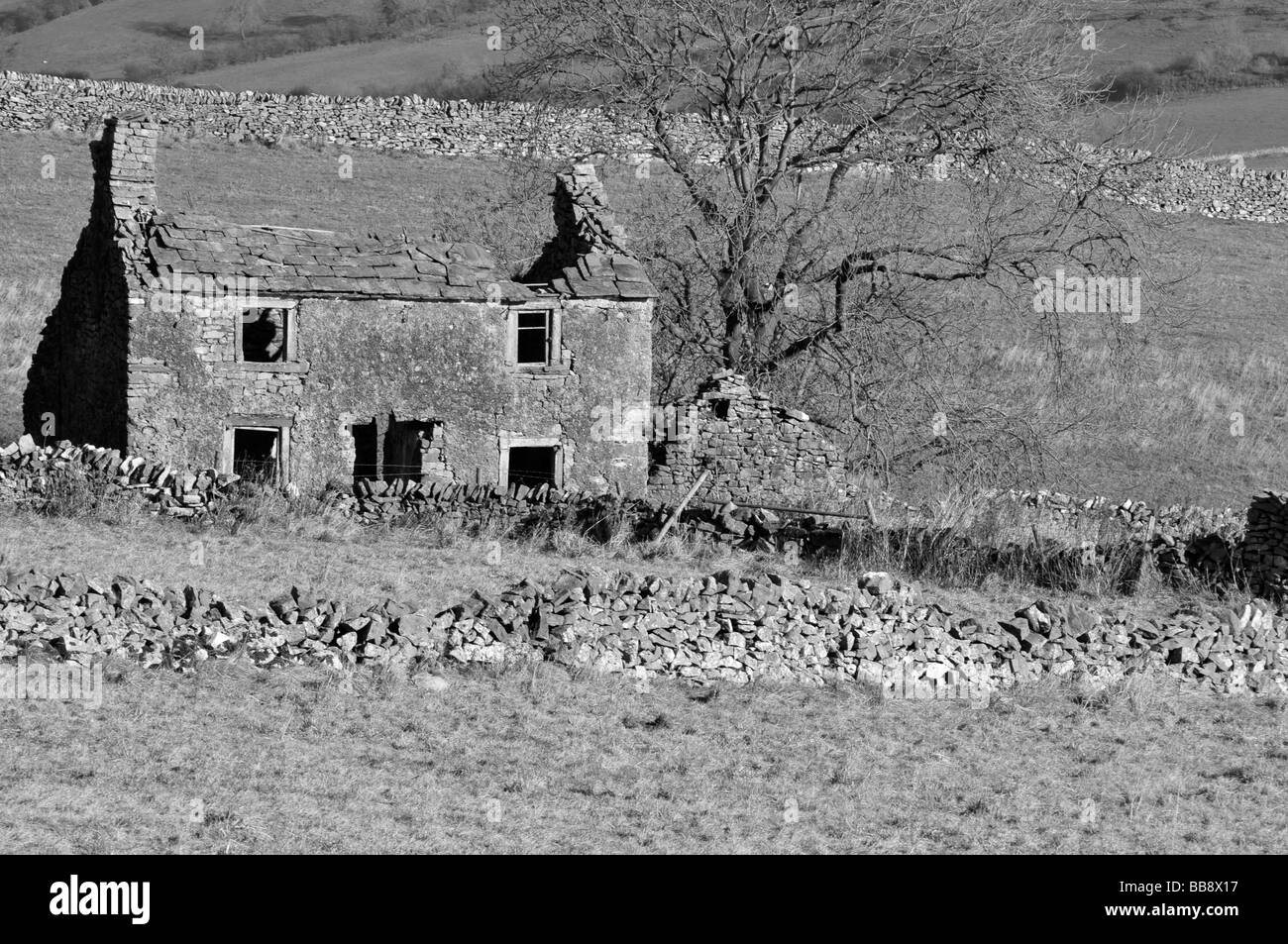 Un cottage à l'abandon dans le Peak District, dans le Derbyshire. Banque D'Images