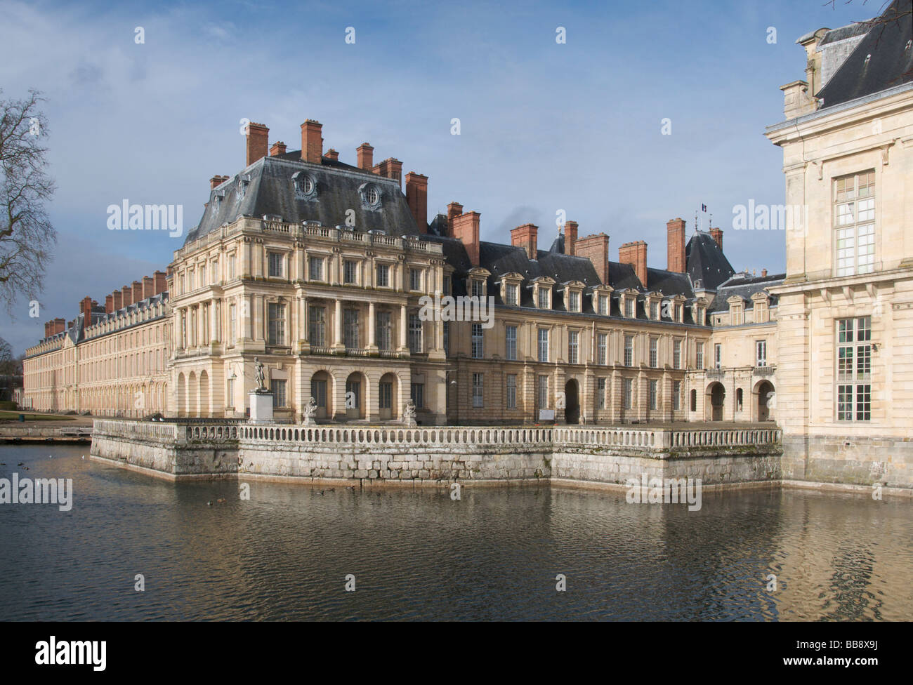 Château de Fontainebleau et le lac Seine et Marne France Banque D'Images