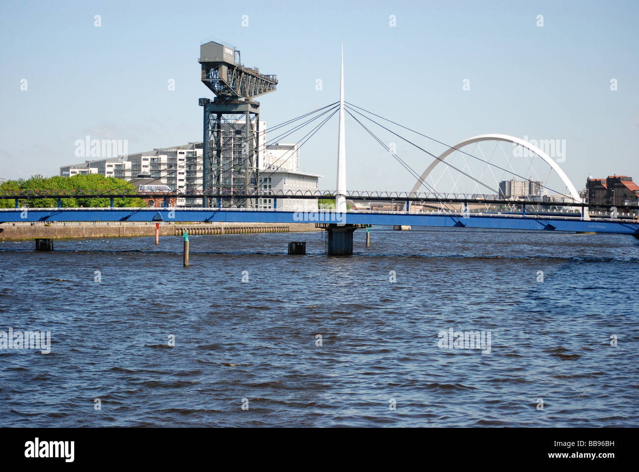 Glasgow Clyde view de pont aux (Arc) et Clyde Finnieston Crane Banque D'Images