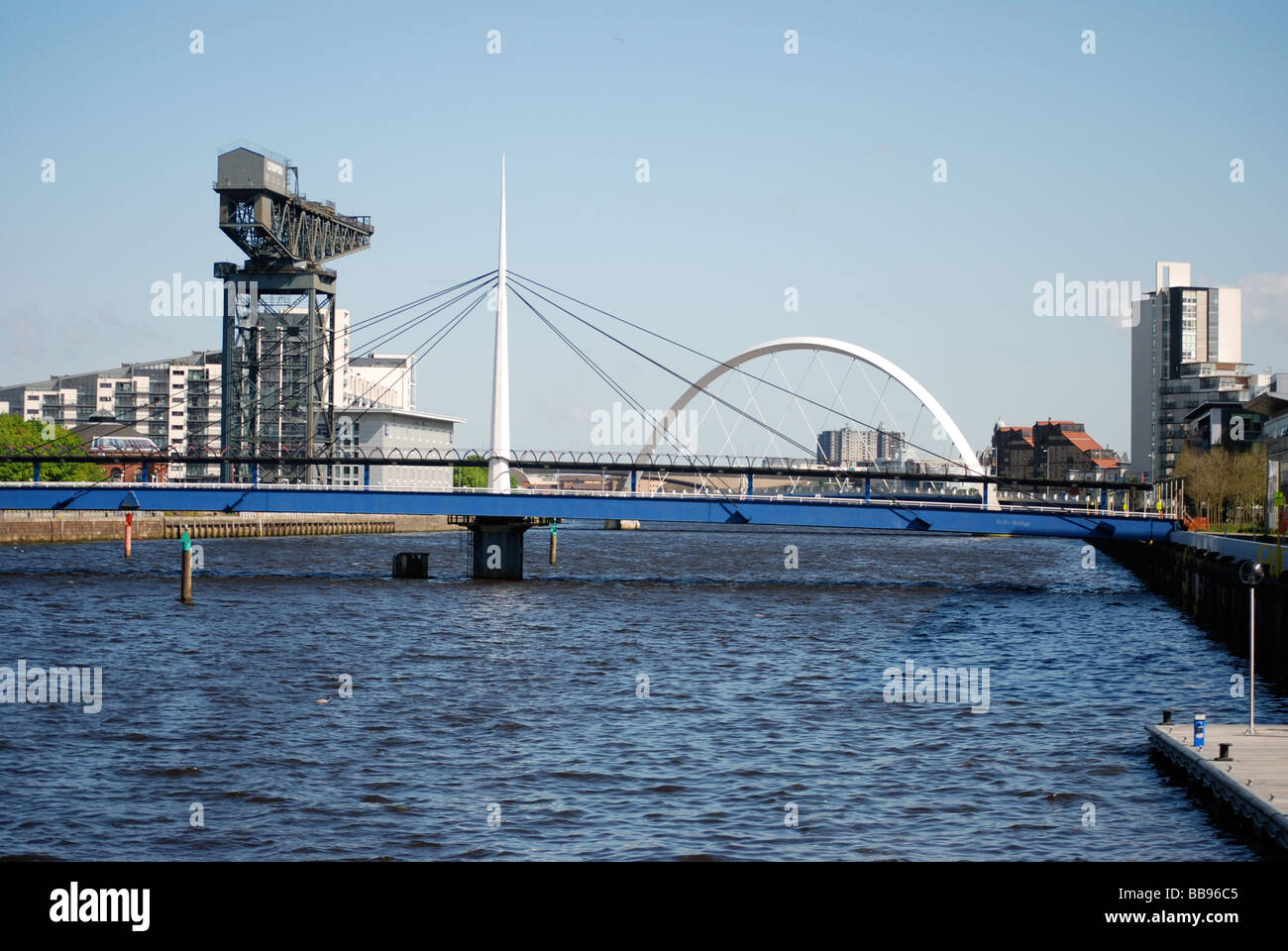 Glasgow Clyde view de pont aux (Arc) et Clyde Finnieston Crane Banque D'Images
