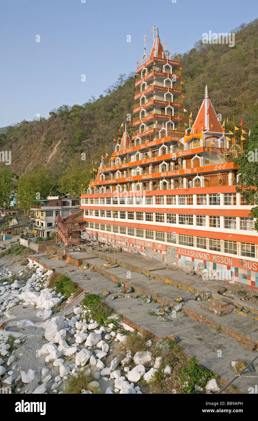 Temple Sri Trayambakeshwar. Lakshman Jhula. Rishikesh. Uttarakhand. L'Inde Banque D'Images
