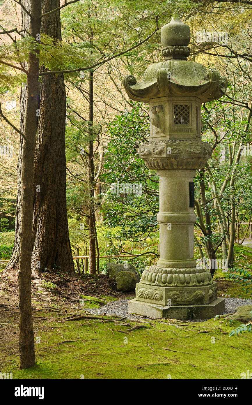 Kasuga Lanterne Nitobe Nitobe Memorial Garden UBC Vancouver British Columbia Canada Banque D'Images