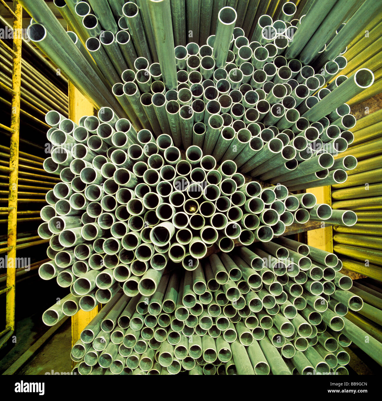 Tubes de métal sur la Banque D'Images