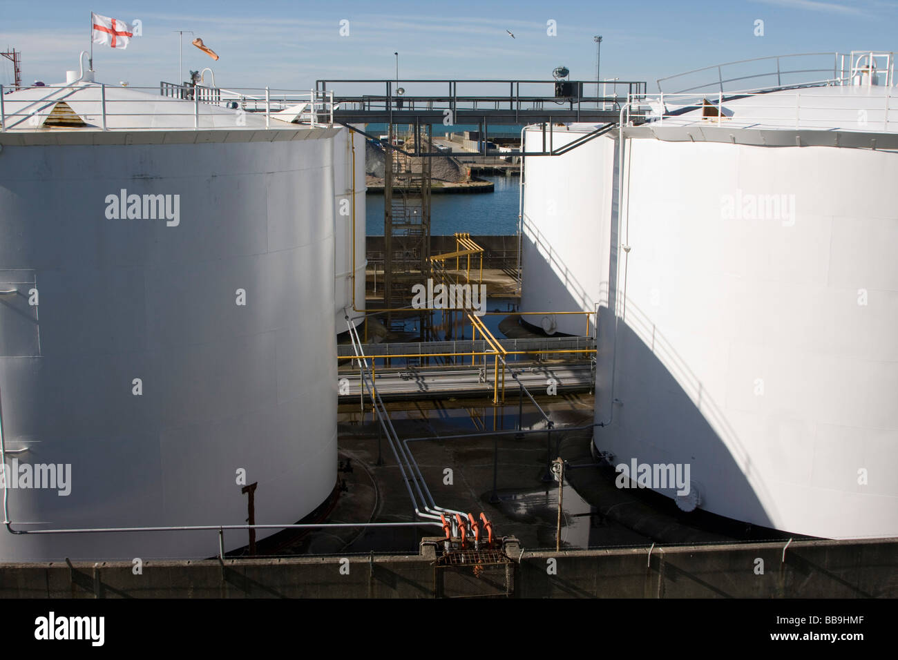 Dépôt de stockage d'huile portslade - par mer - quai industriel East Sussex England uk go Banque D'Images