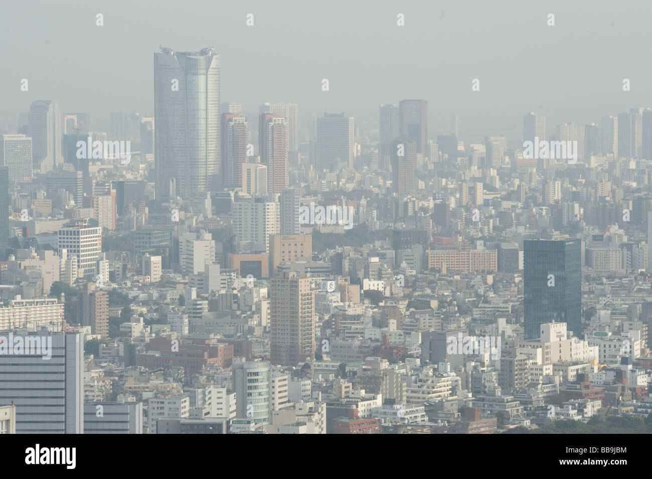 Vue aérienne de brume sur la partie sud-ouest de Tokyo Japon Banque D'Images
