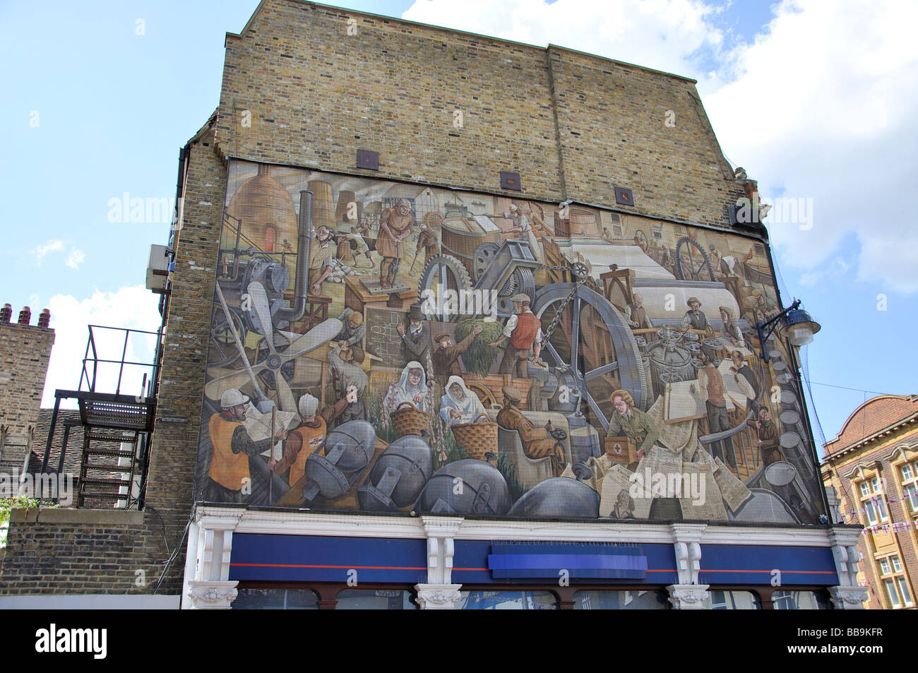 L'industrie de Dartford murale, un Bell Corner, High Street, Dartford, Kent, Angleterre, Royaume-Uni Banque D'Images
