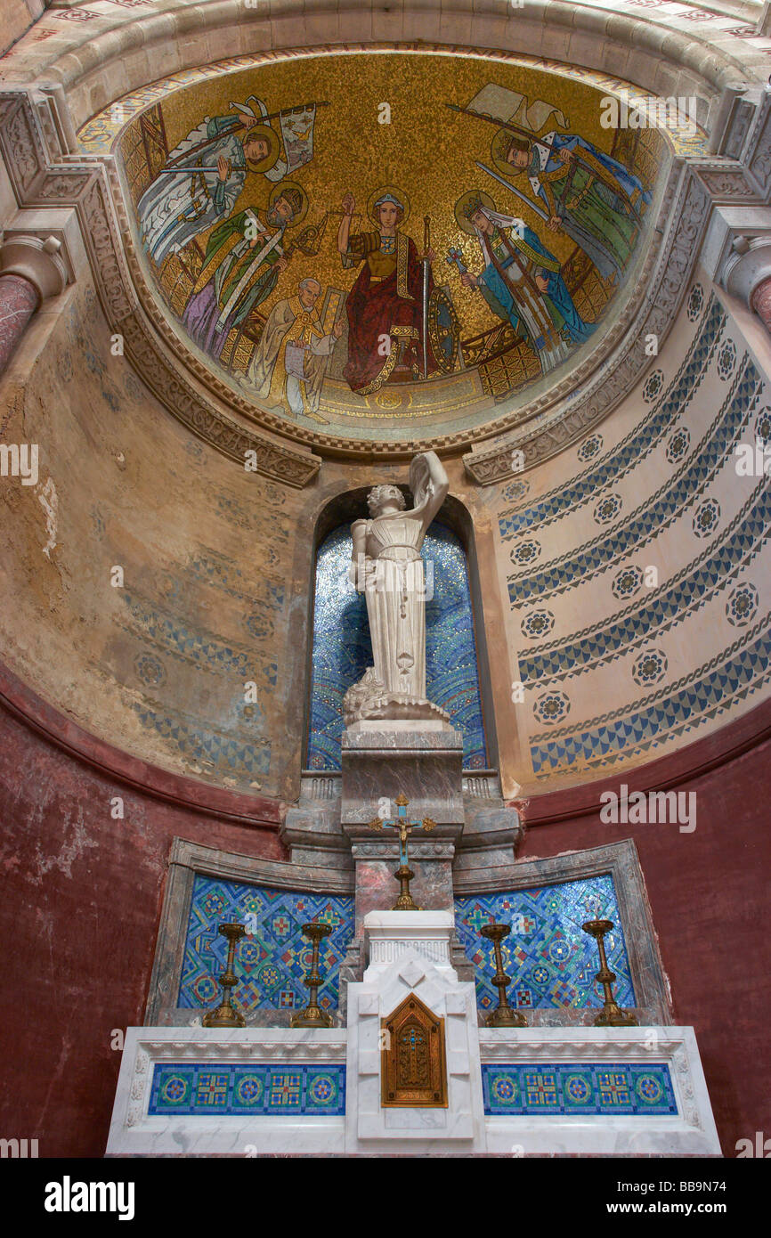 Détail de l'intérieur à l'église Notre-Dame de Brebières Albert Somme Picardie France Banque D'Images