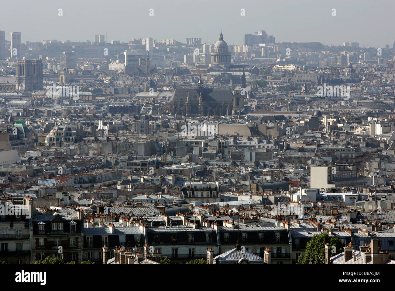 Toits de Paris vu de Montmartre Banque D'Images