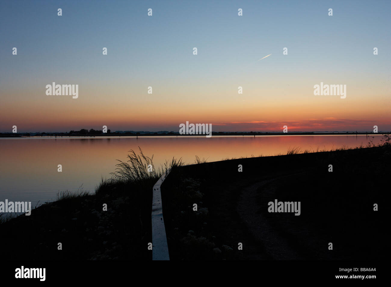 Coucher de soleil sur la rivière waveney,burgh castle, GorlestonNorfolk,UK Banque D'Images