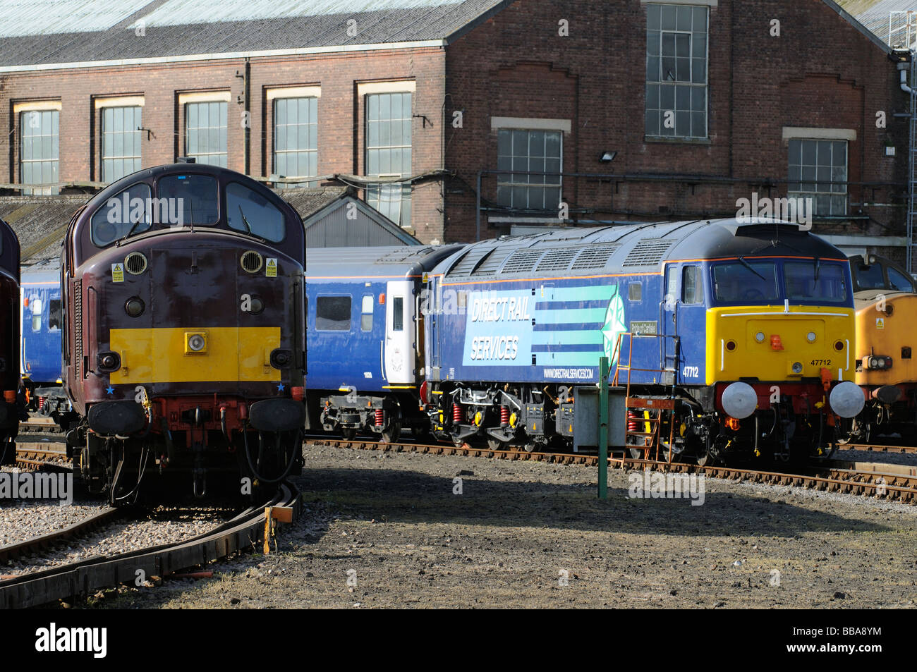 Services ferroviaires directes de fierté locomotive classe 47 Carlisle une loco vu à Eastleigh Hampshire Angleterre Banque D'Images