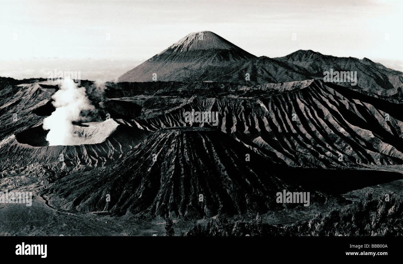 Volcans Semeru et bromo, tôt le matin Banque D'Images