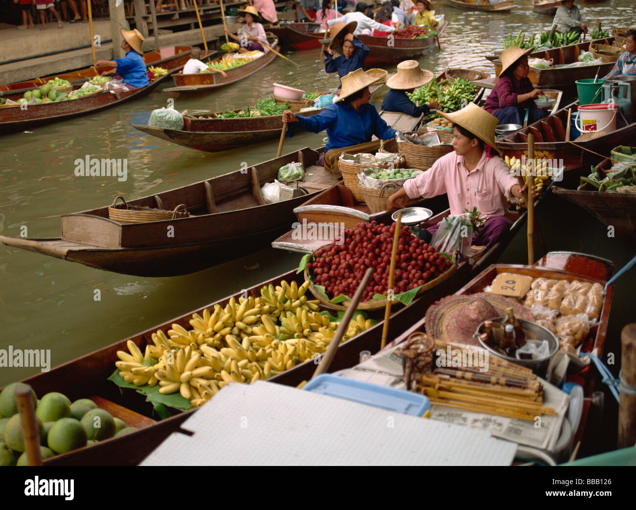 Damnoensaduak marché flottant, Thaïlande Banque D'Images