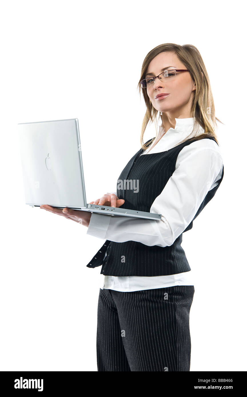 Female business woman holding her laptop offrant une solution Banque D'Images